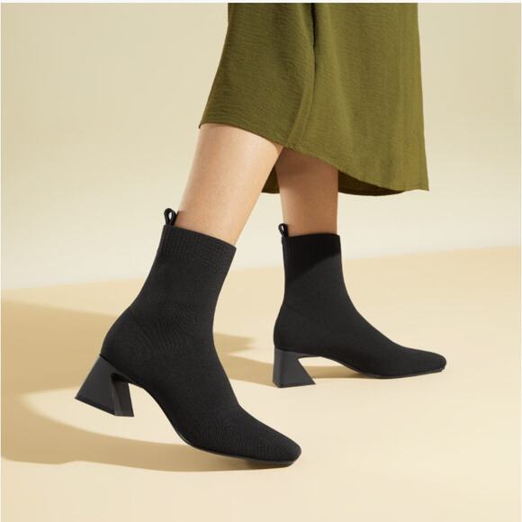 Vivaia Boots Sz 38/US 7 Regina Square Toe Ankle Bootie Block Heel Minimalist - Picture 12 of 12